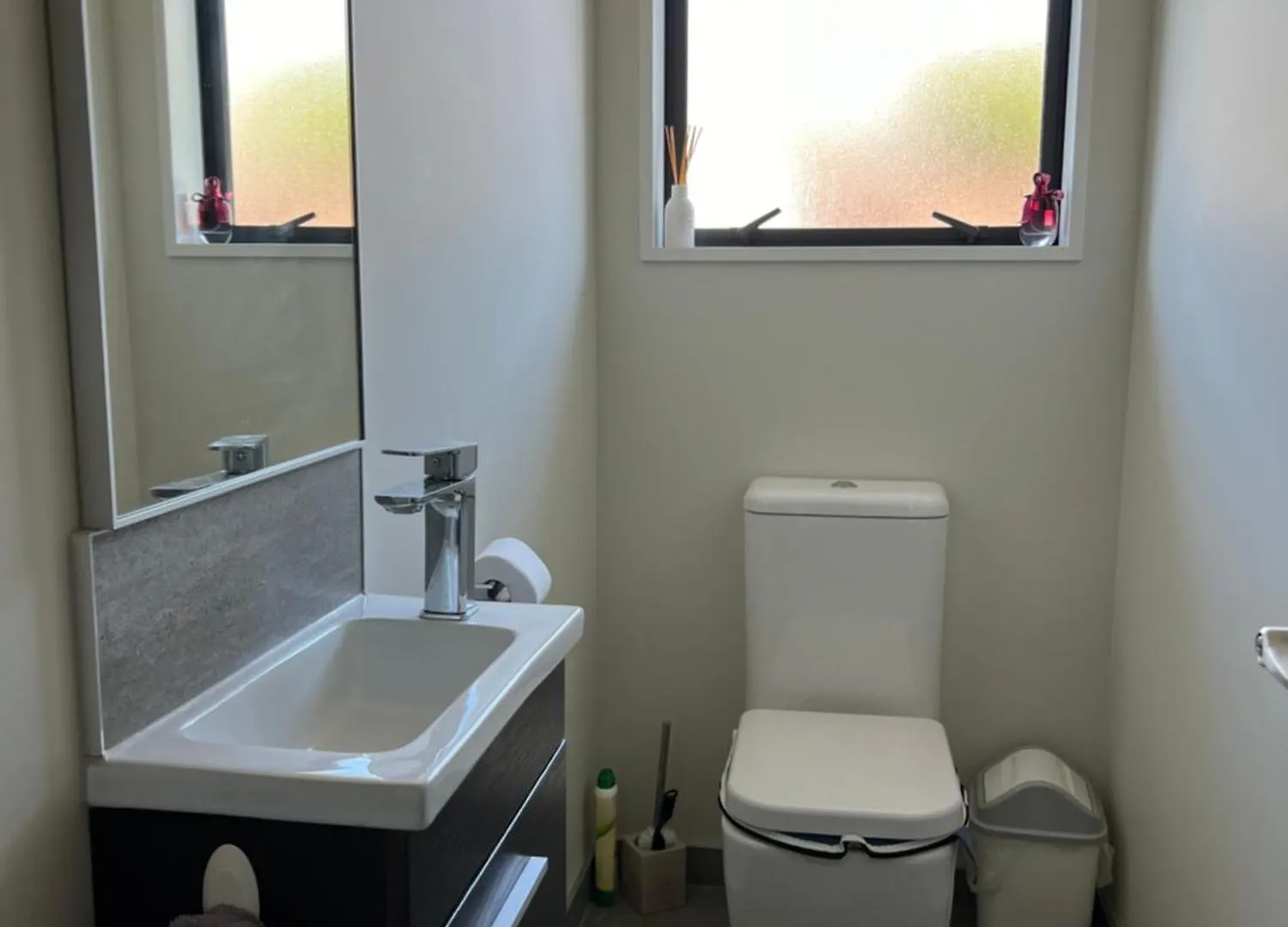 Wigram Sunny Quiet Home Christchurch Homestay